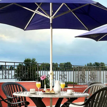 Four Points By Sheraton Toronto Lakeshore